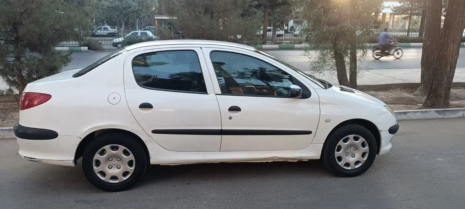 پژو ۲۰۶ صندوق دار v8 - 1396