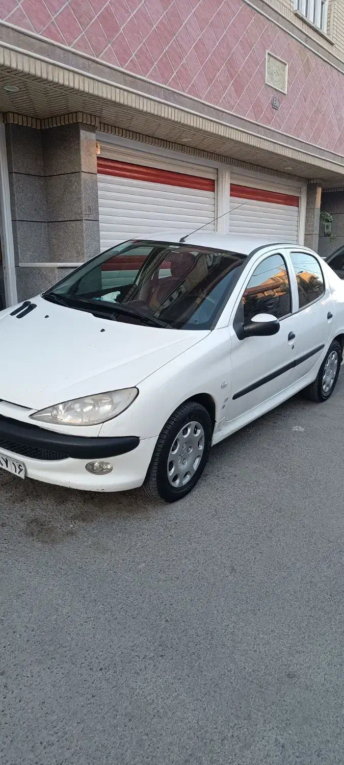 پژو ۲۰۶ صندوق دار v8 - 1396