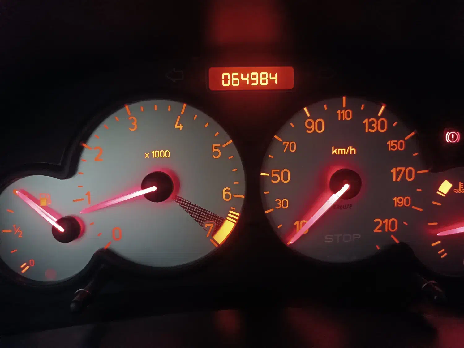 پژو ۲۰۶ صندوق دار v8 - 1397