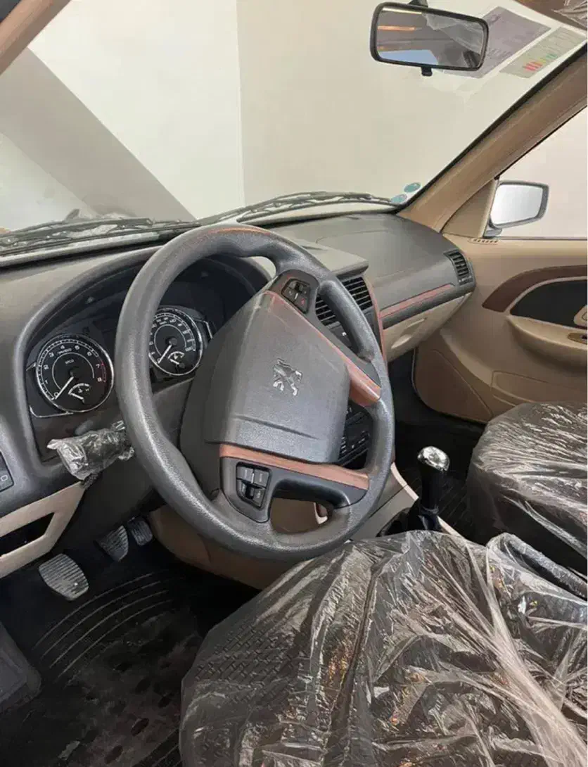 پژو پارس XU7P - 1402