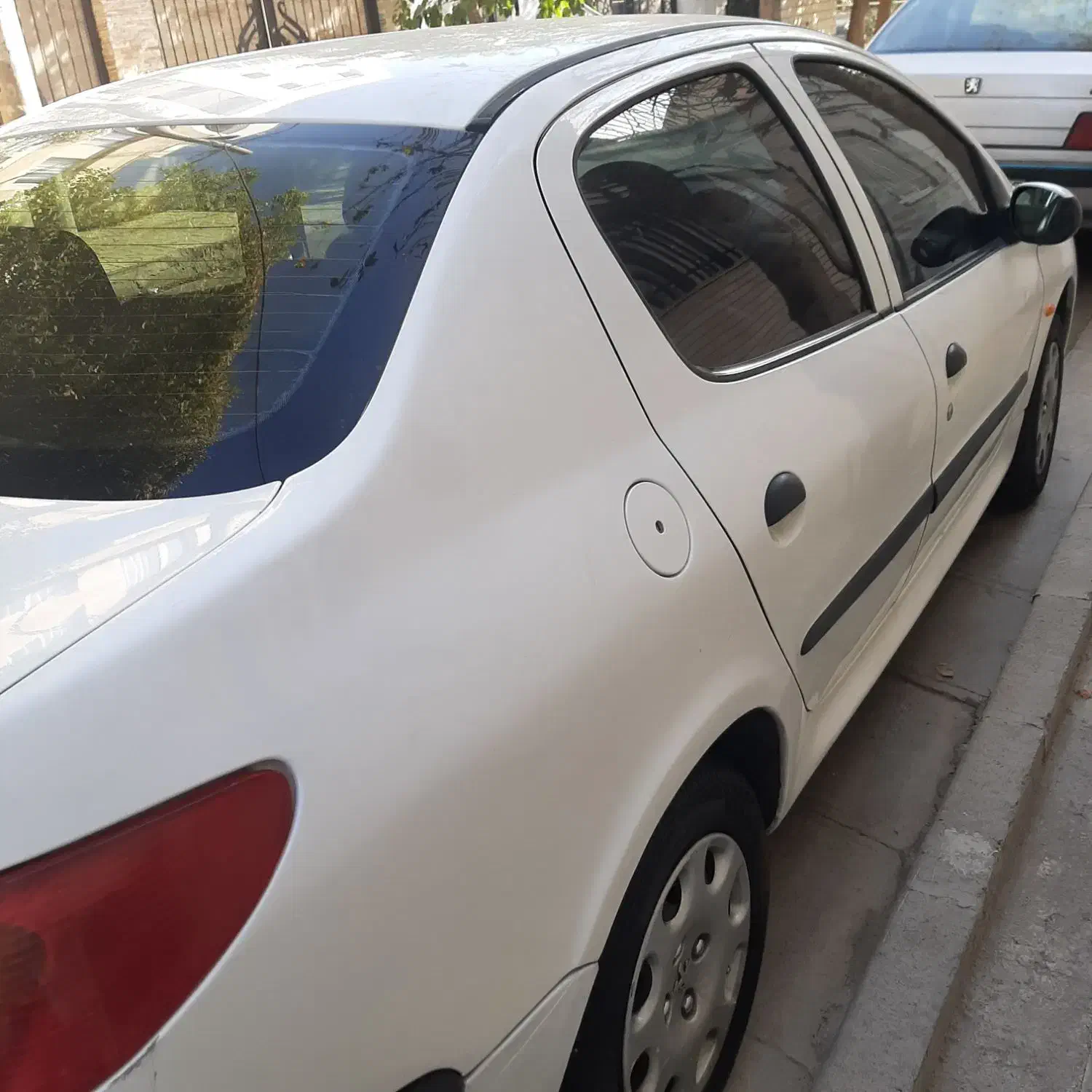 پژو ۲۰۶ صندوق دار v8 - 1394