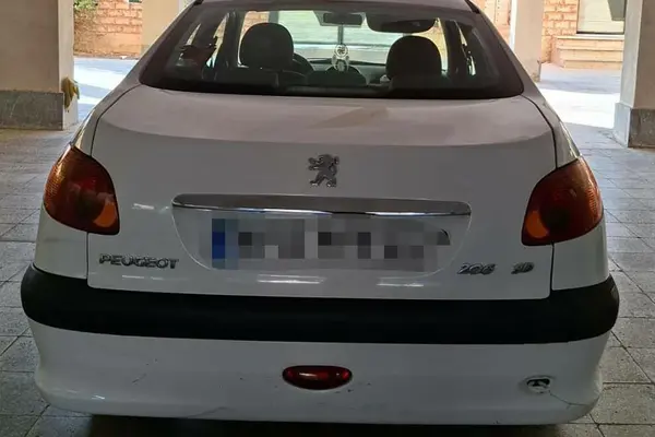 پژو ۲۰۶ صندوق دار v8 - 1393