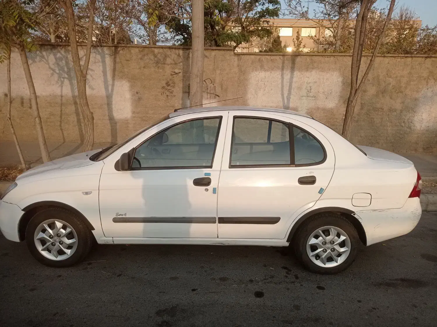 تیبا صندوق دار SX - 1392