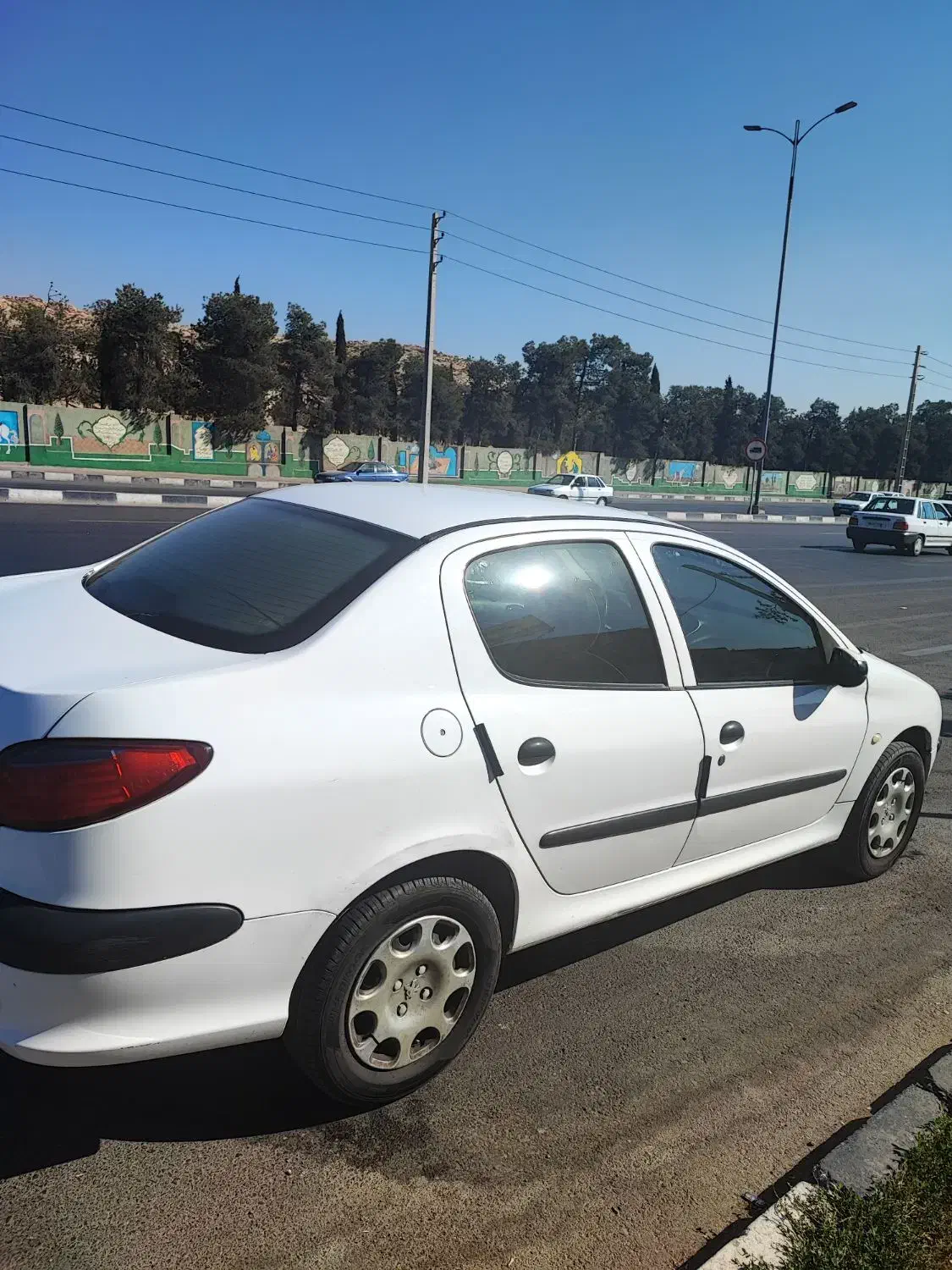 پژو ۲۰۶ صندوق دار v8 - 1392