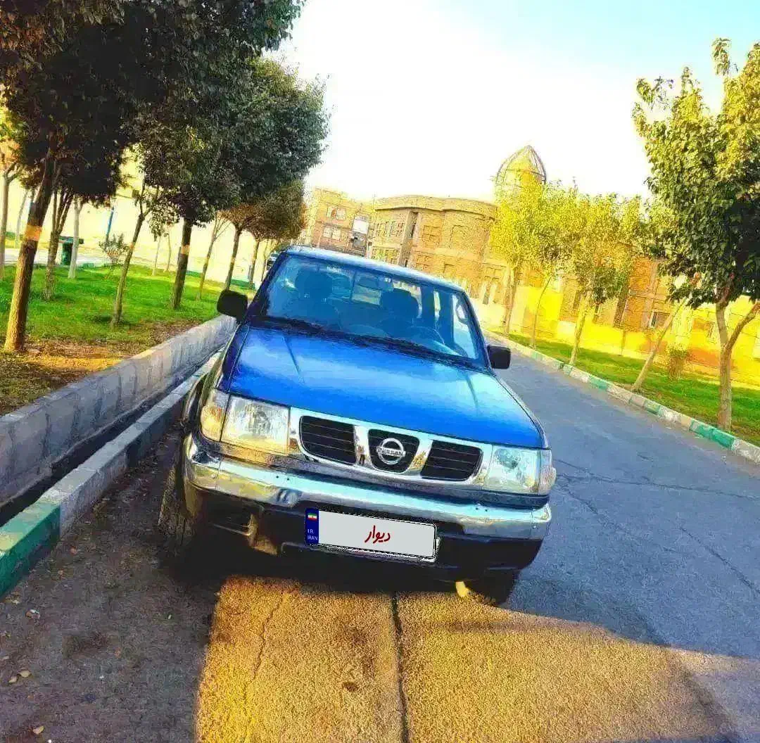 نیسان پیکاپ دو کابین دنده ای - 1381