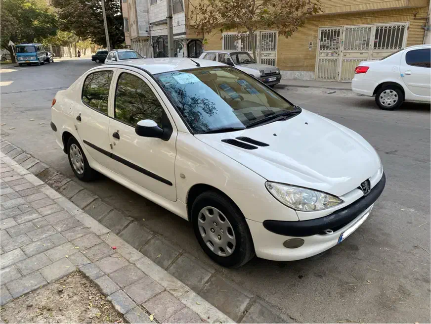 پژو ۲۰۶ صندوق دار v8 - 1393