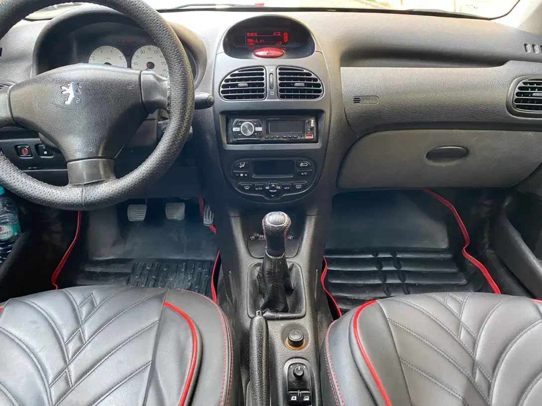 پژو ۲۰۶ صندوق دار v8 - 1393