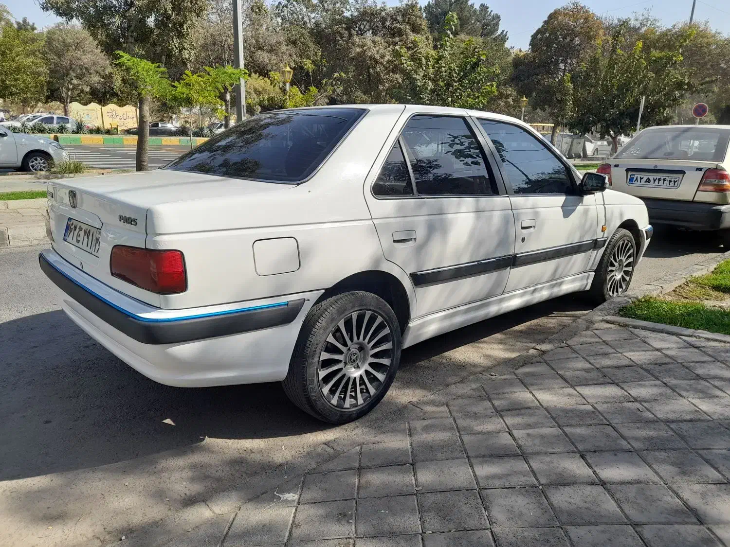 پژو پارس سال - 1390