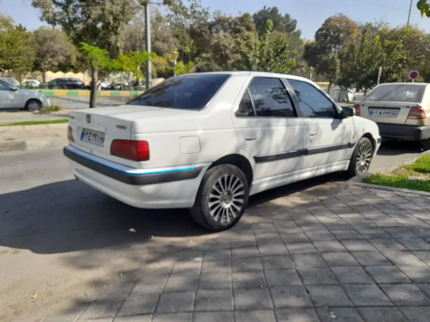 پژو پارس سال - 1390