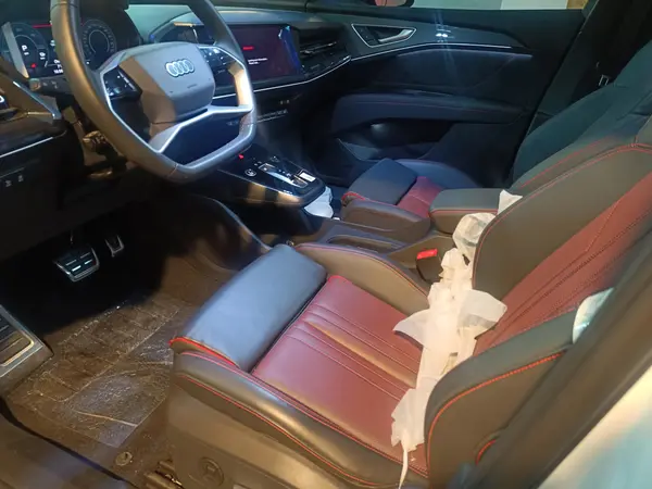 آئودی الکتریکی Q5 ۴۰ - 2023