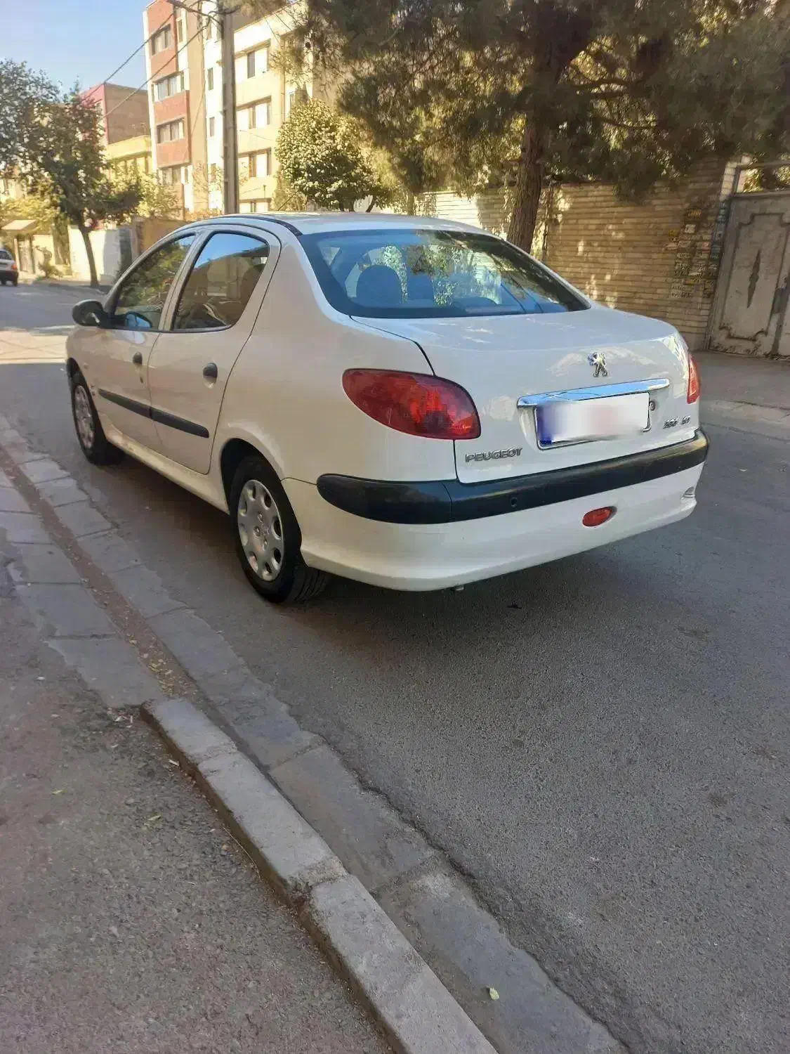 پژو ۲۰۶ صندوق دار v8 - 1397