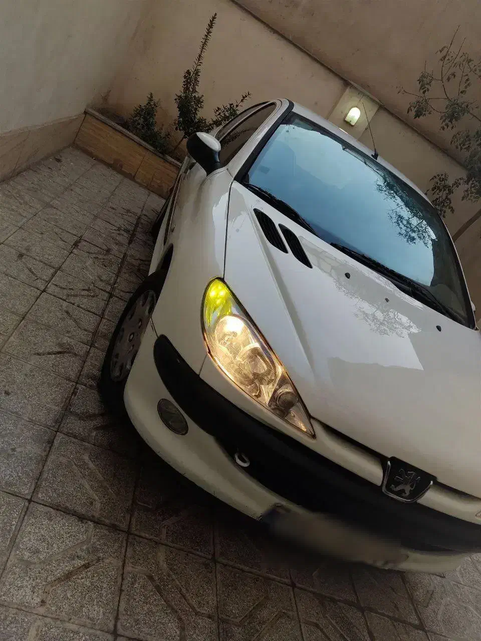 پژو ۲۰۶ صندوق دار v8 - 1393