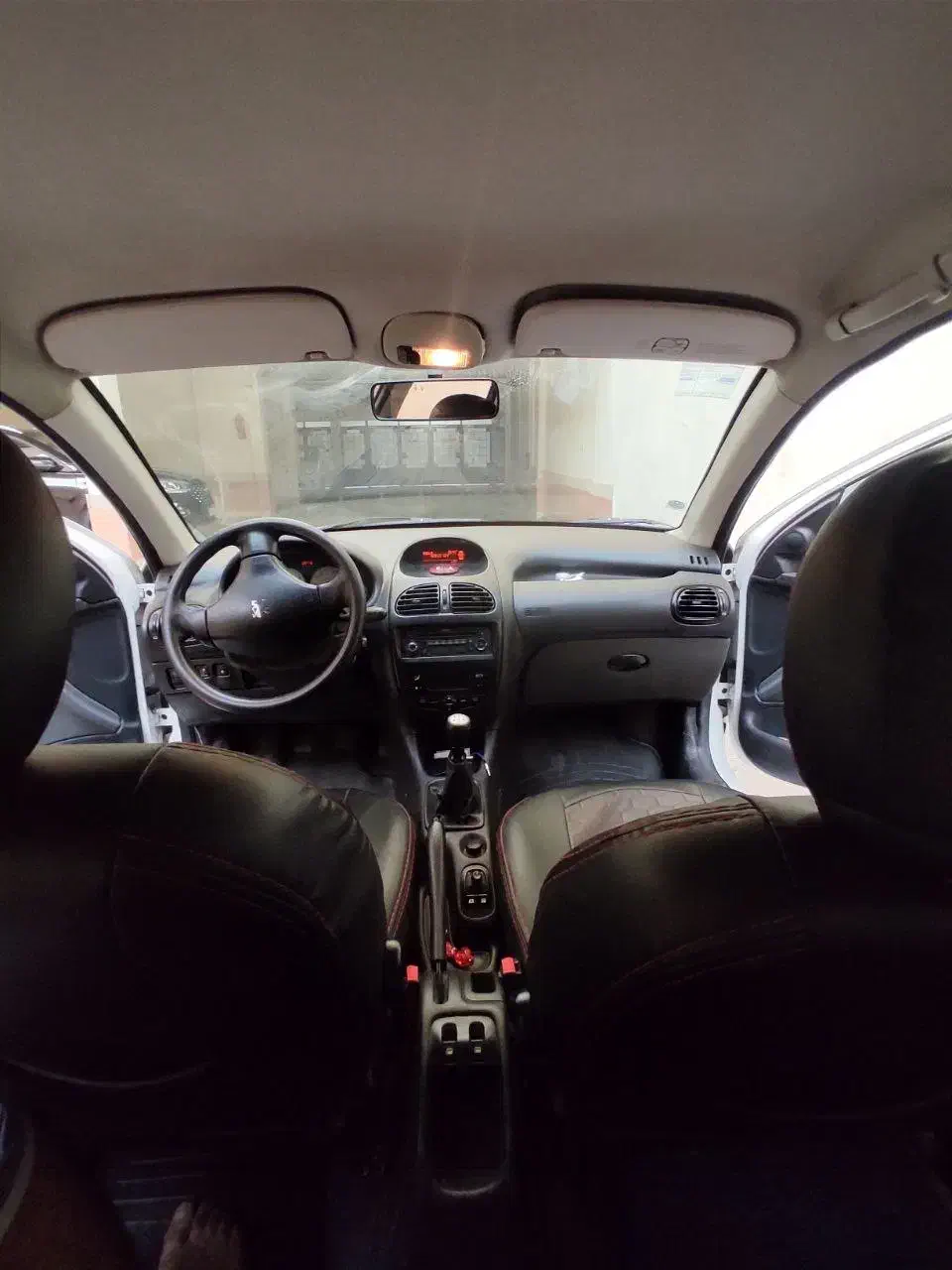 پژو ۲۰۶ صندوق دار v8 - 1393