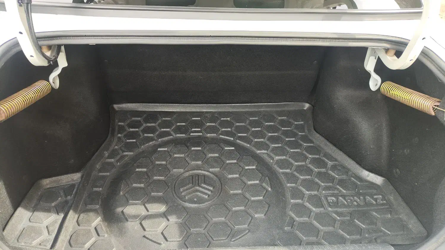 تیبا صندوق دار SX - 1400