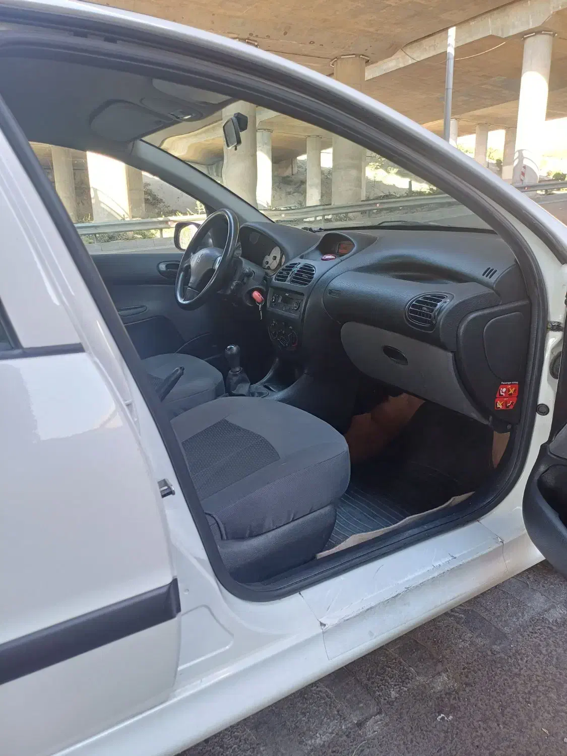 پژو 206 تیپ 3 - 1401