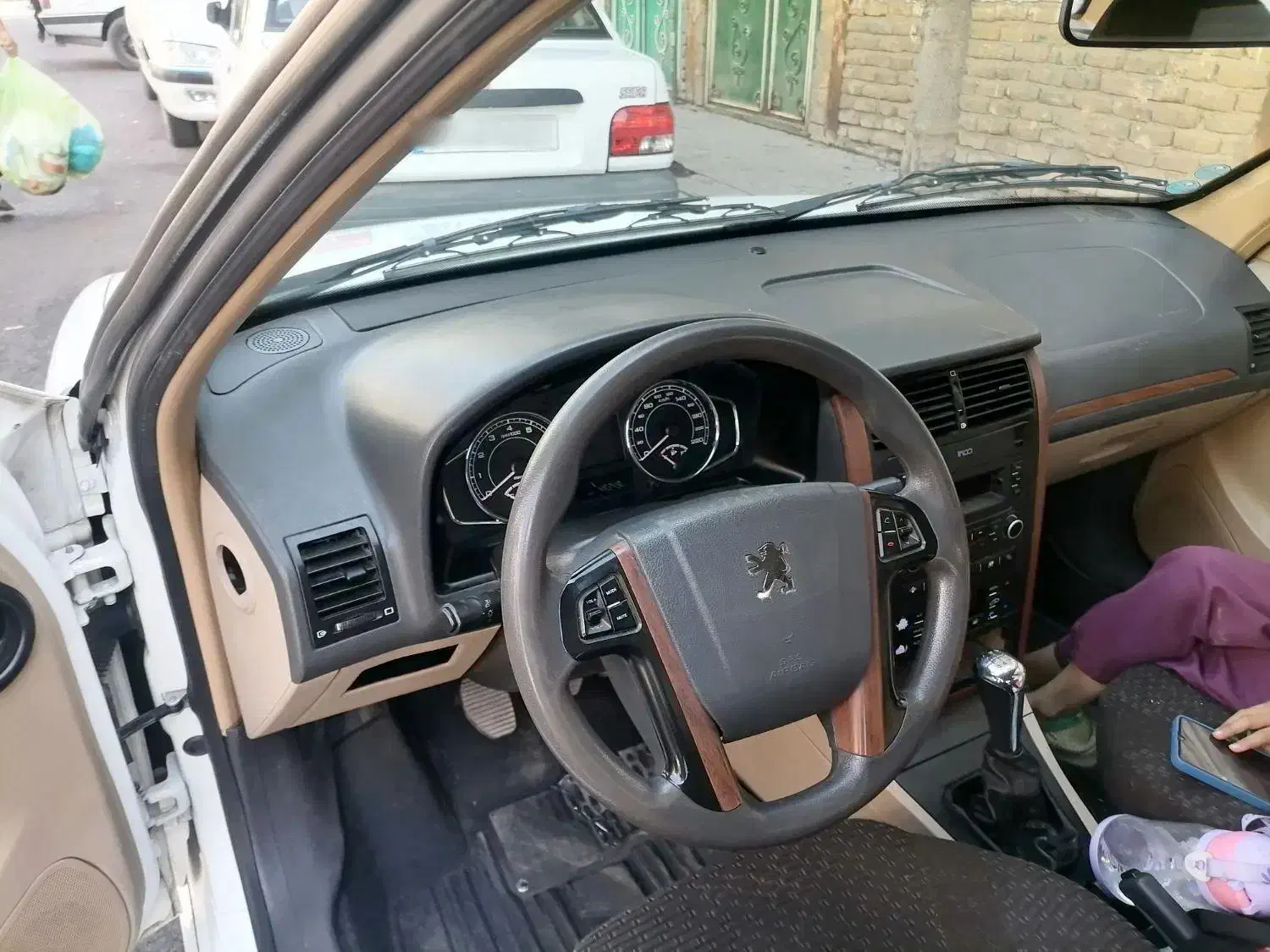 پژو پارس XU7P - 1402