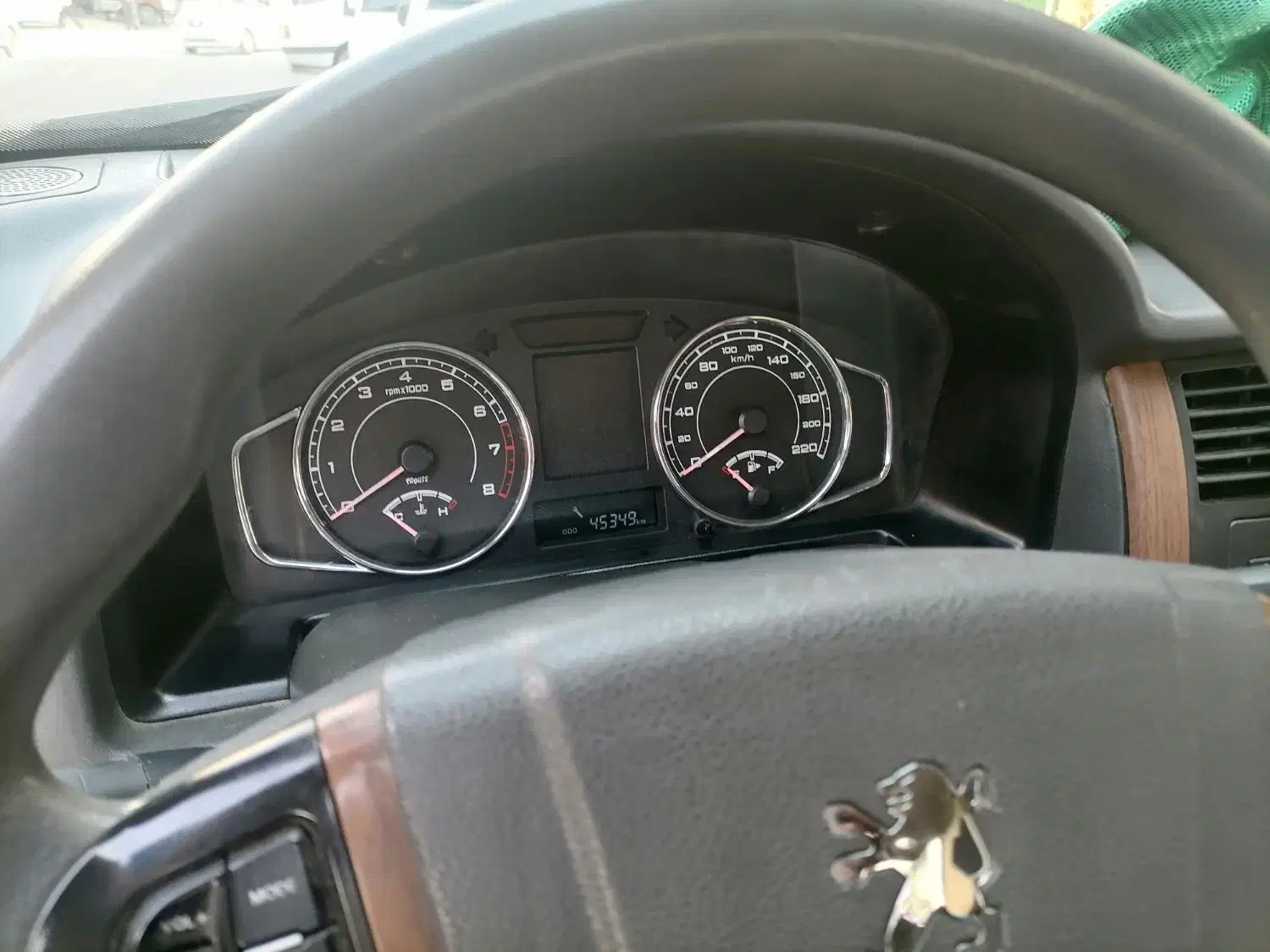 پژو پارس XU7P - 1402