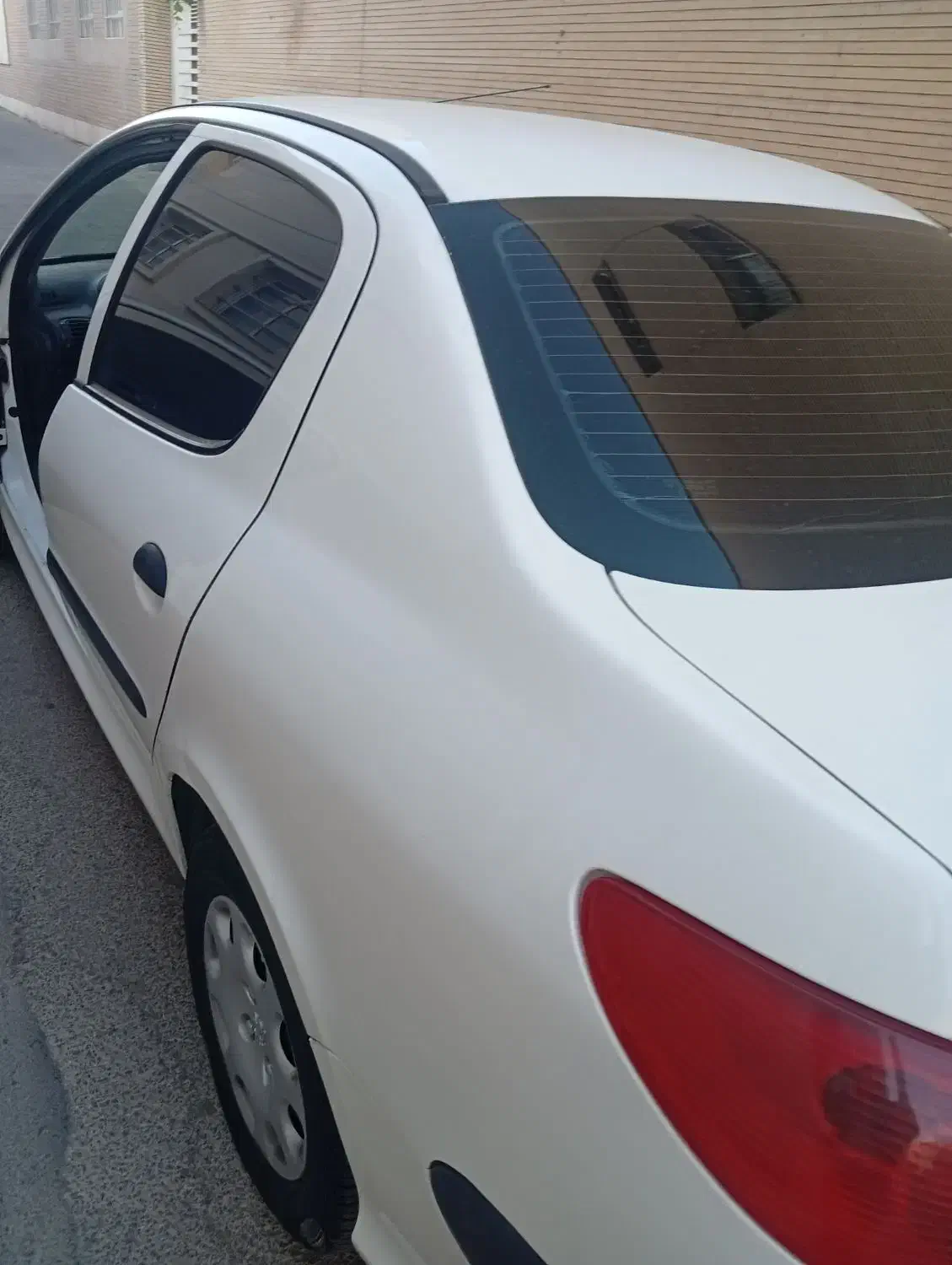 پژو ۲۰۶ صندوق دار v8 - 1395