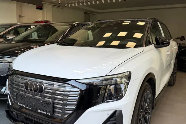 آئودی الکتریکی Q5 ۴۰ - 2023