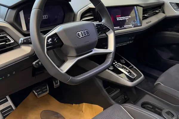 آئودی الکتریکی Q5 ۴۰ - 2023