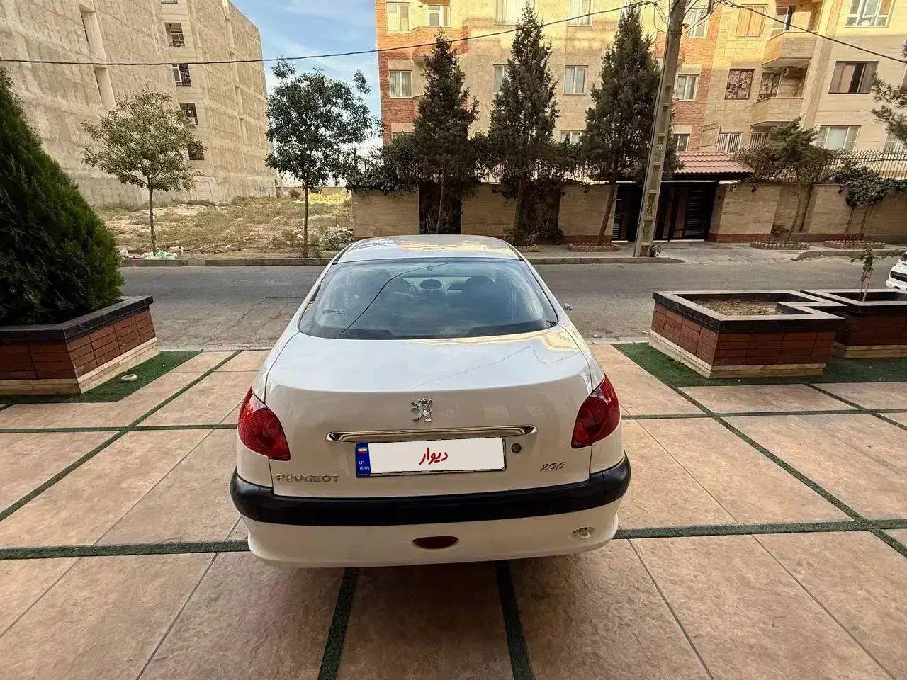 پژو ۲۰۶ صندوق دار v8 - 1394