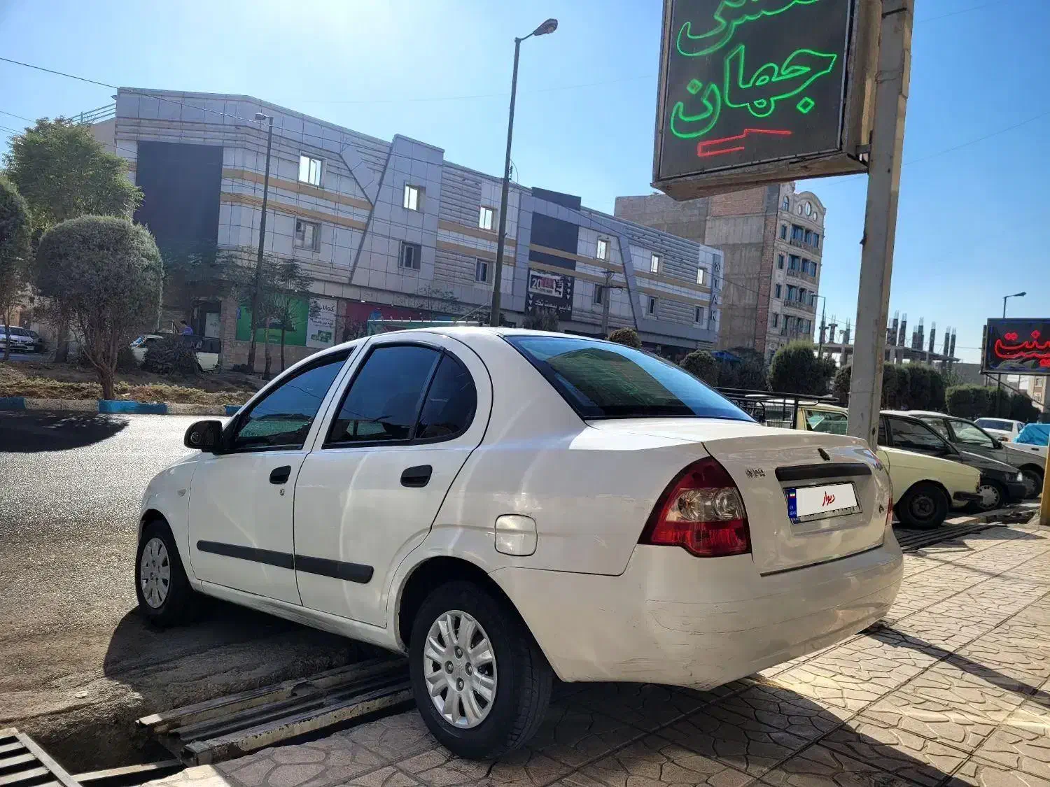 تیبا صندوق دار SX - 1391
