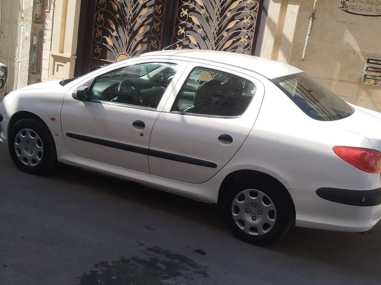 پژو ۲۰۶ صندوق دار v8 - 1393