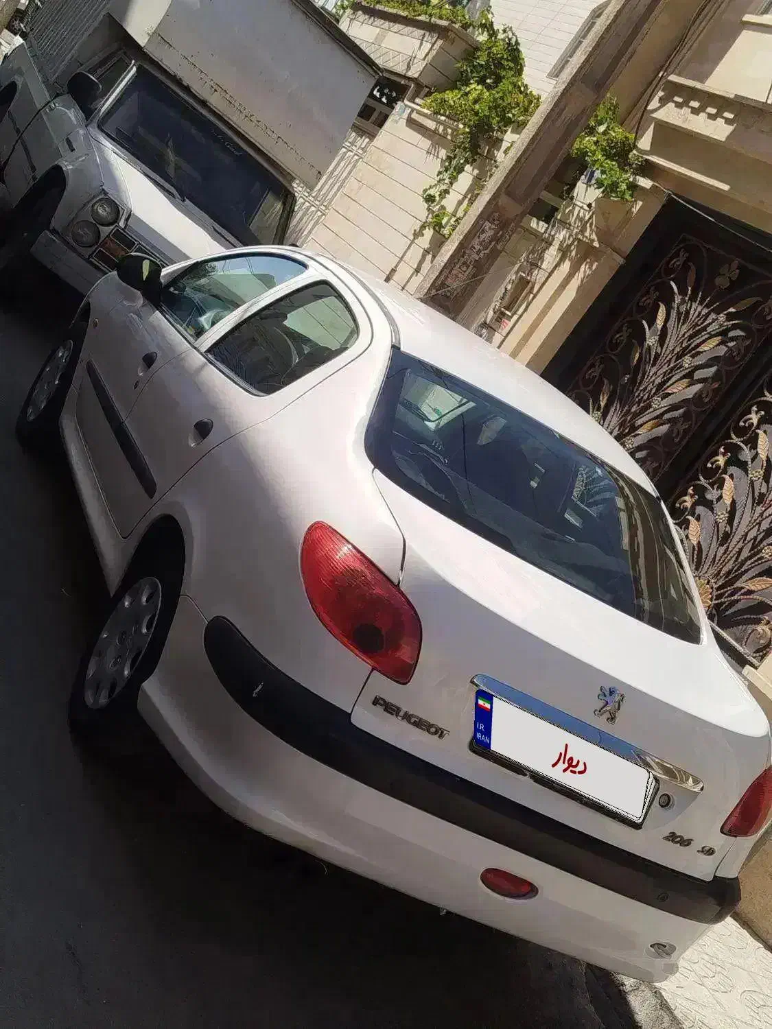 پژو ۲۰۶ صندوق دار v8 - 1393