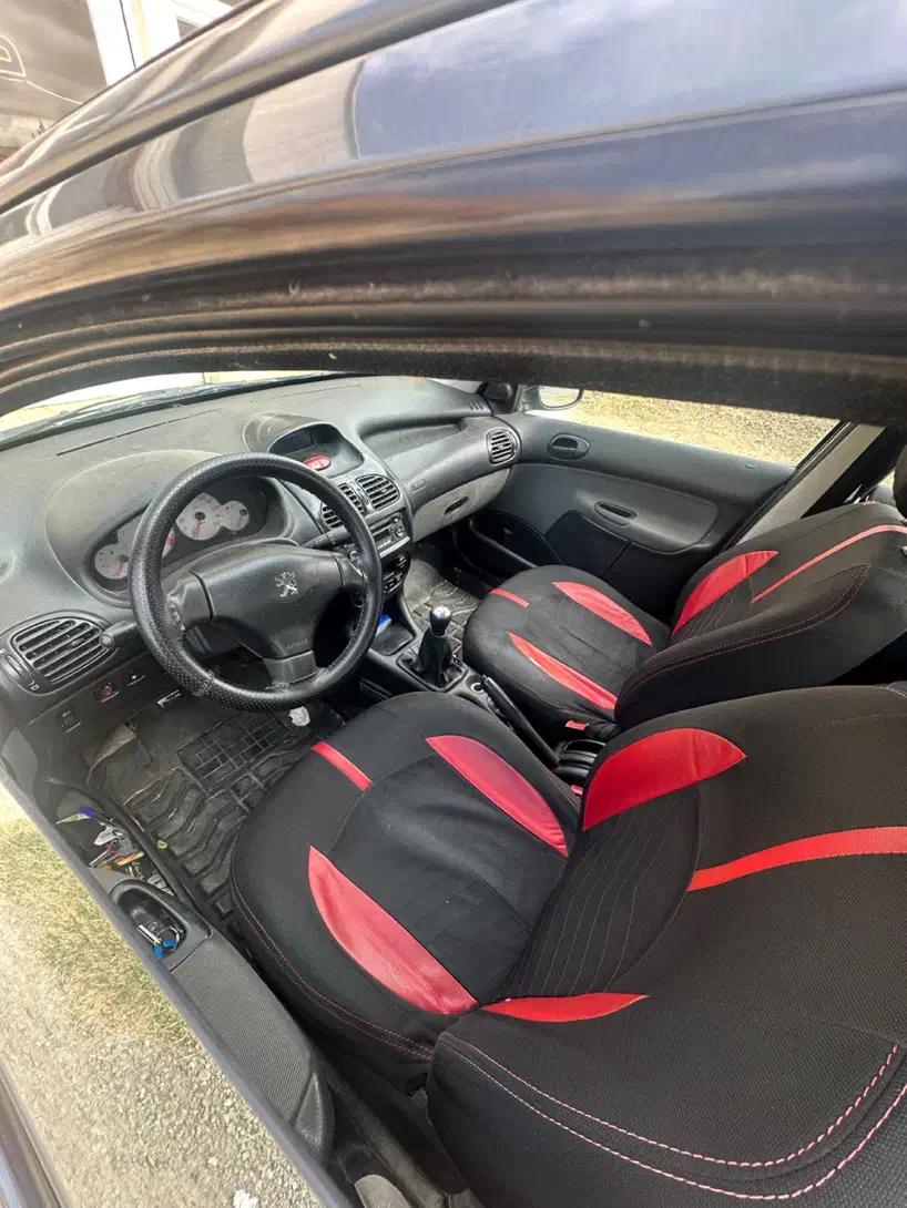 پژو ۲۰۶ صندوق دار v8 - 1397