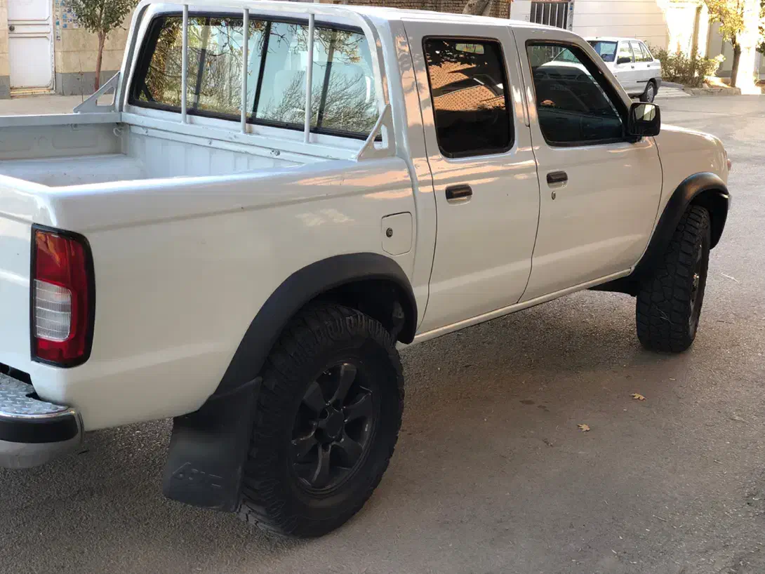 نیسان پیکاپ دو کابین دنده ای - 1386