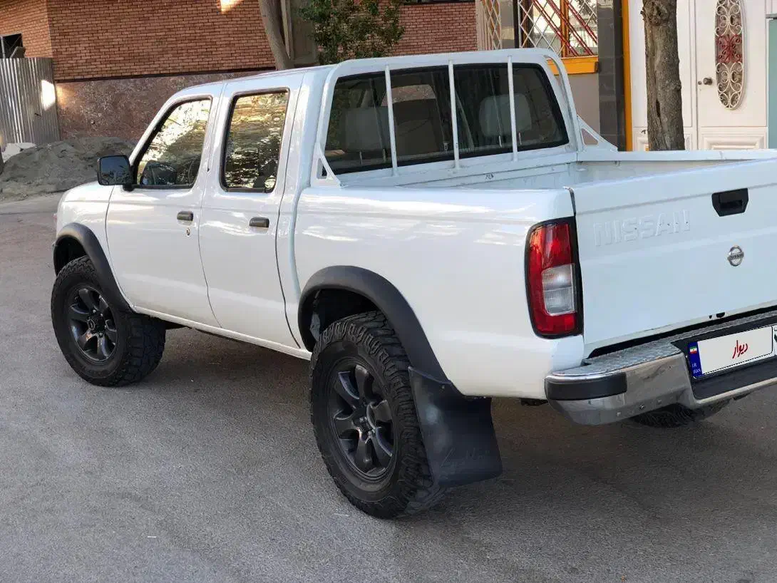 نیسان پیکاپ دو کابین دنده ای - 1386