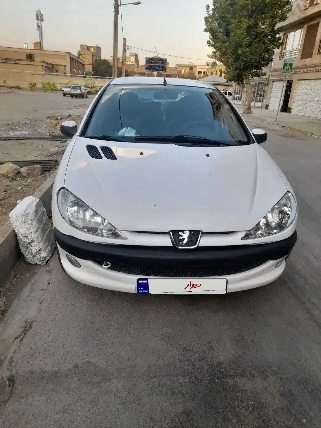 پژو ۲۰۶ صندوق دار v8 - 1391