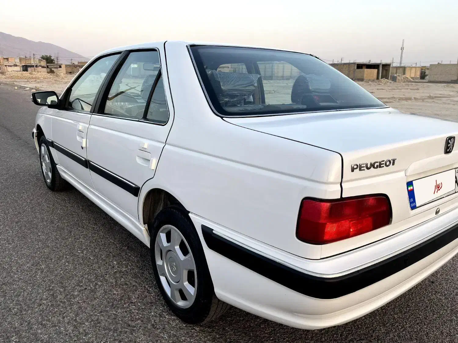 پژو پارس XU7P - 1402