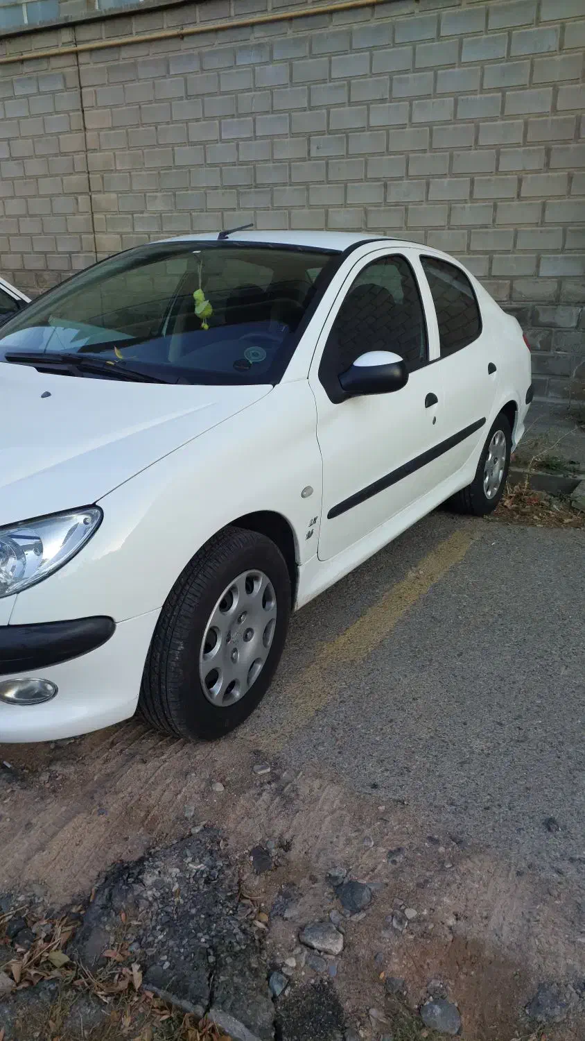 پژو ۲۰۶ صندوق دار v8 - 1395