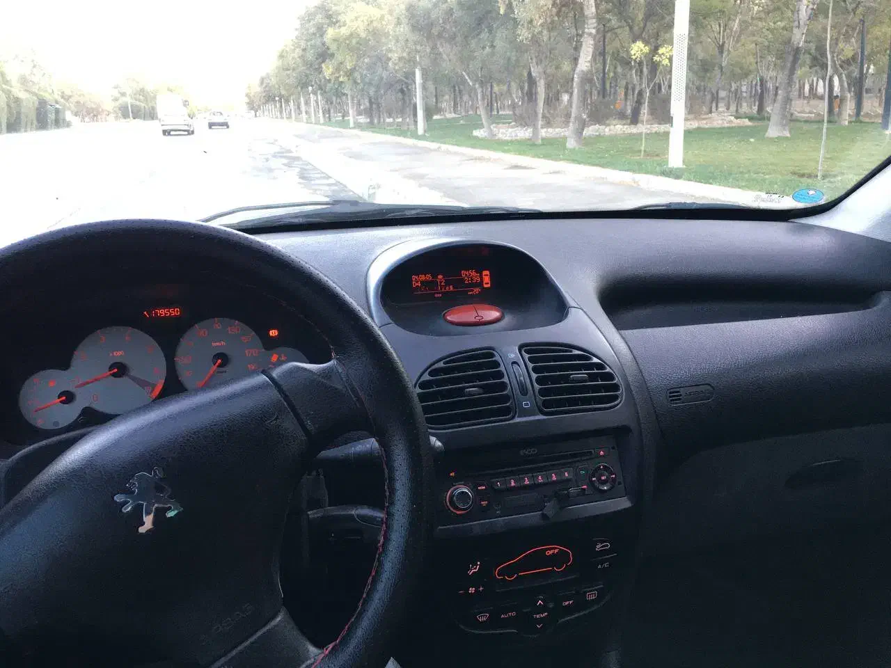 پژو 206 تیپ 5 - 1396