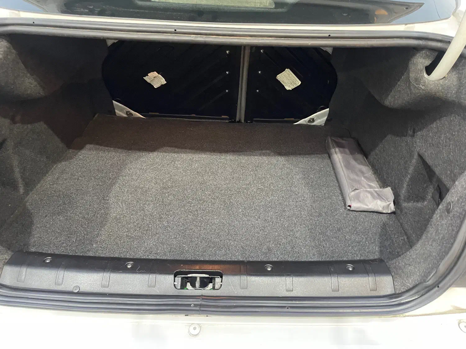 پژو ۲۰۶ صندوق دار v8 - 1391