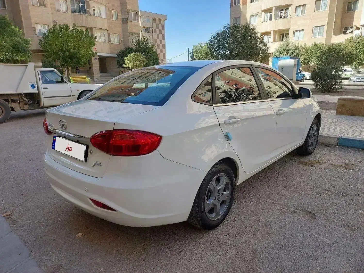 جک J4 اتوماتیک آپشنال - 1402