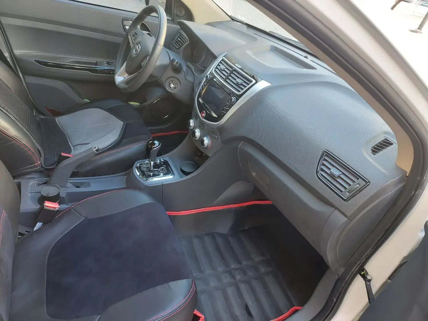 جک J4 اتوماتیک آپشنال - 1402