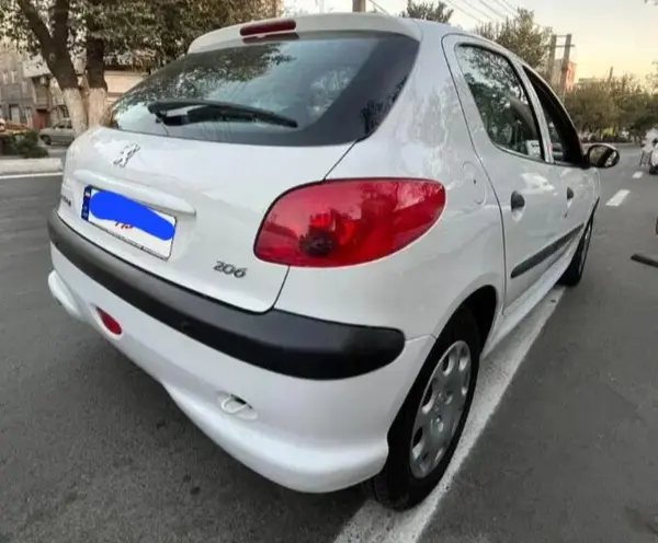 پژو 206 تیپ 5 - 1390