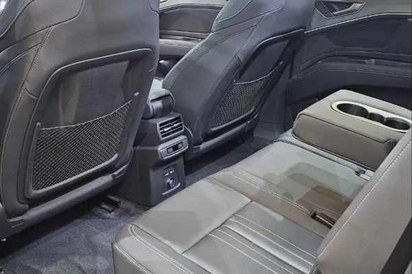 آئودی الکتریکی Q5 ۴۰ - 2024