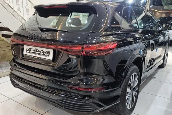 آئودی الکتریکی Q5 ۴۰ - 2024