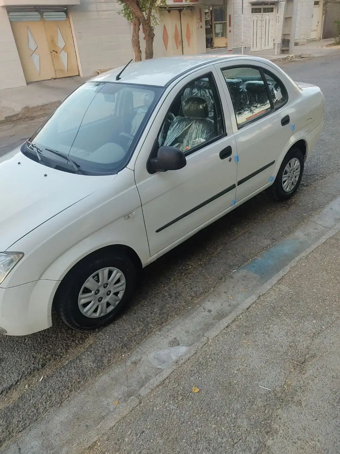 تیبا صندوق دار SX - 1400