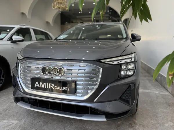 آئودی الکتریکی Q5 ۴۰ - 2024