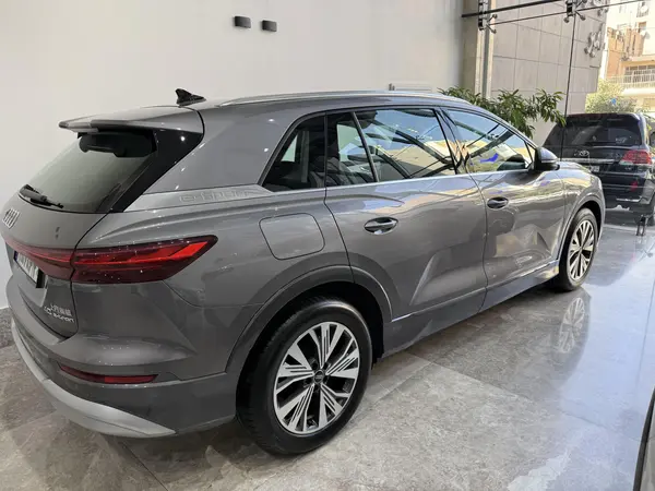 آئودی الکتریکی Q5 ۴۰ - 2024