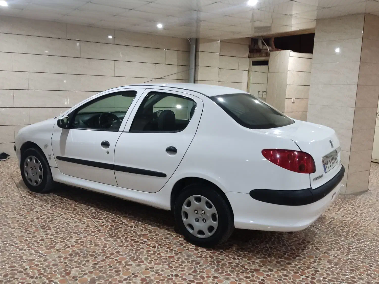 پژو ۲۰۶ صندوق دار v8 - 1395