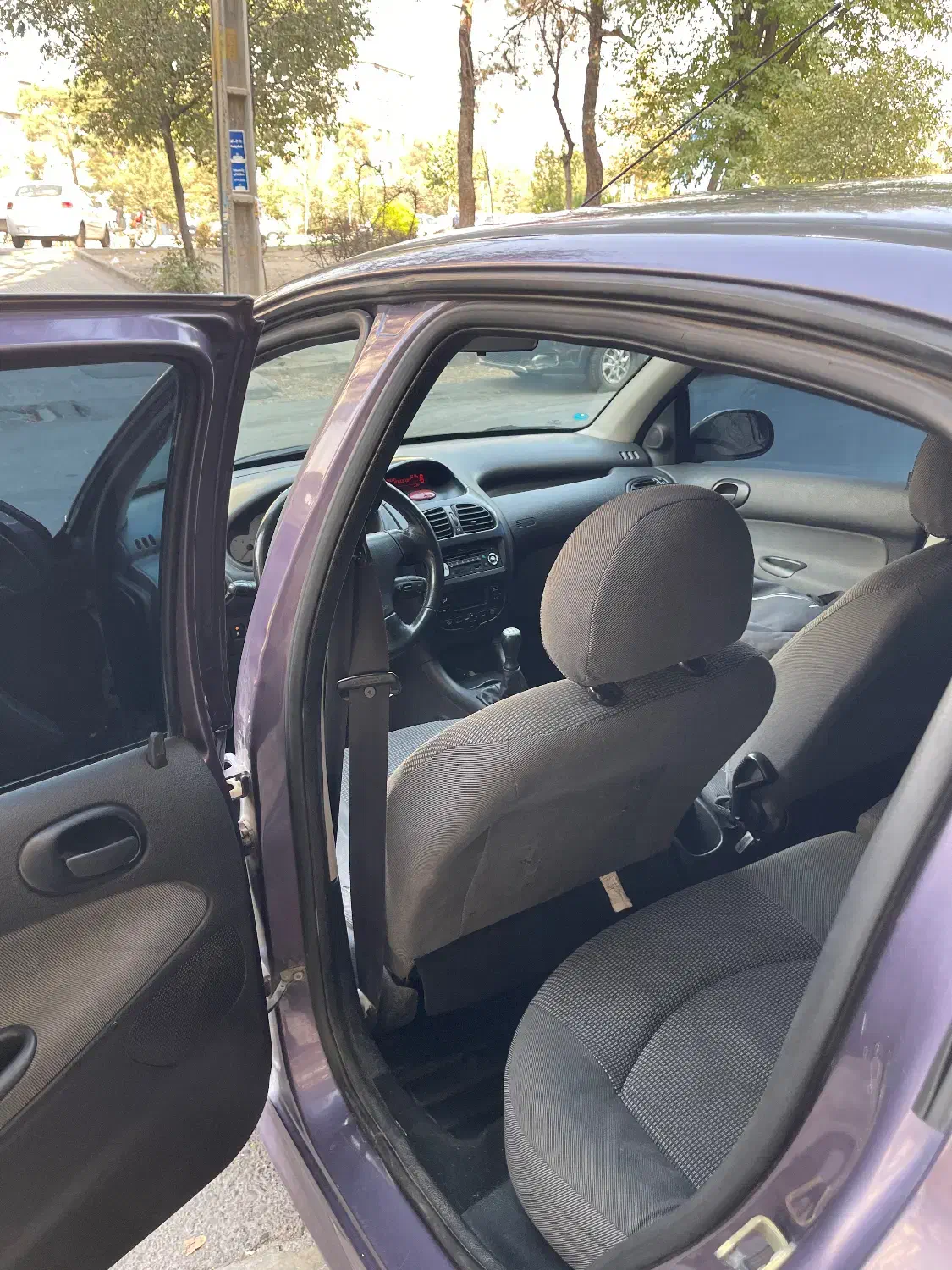 پژو ۲۰۶ صندوق دار v8 - 1395