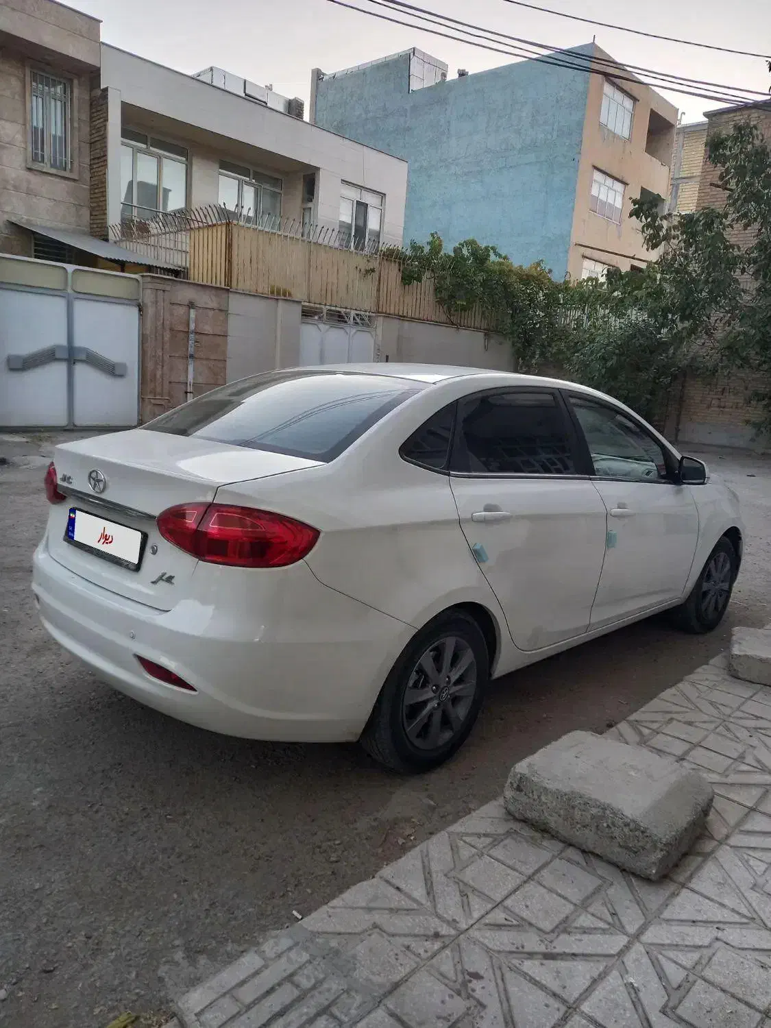 جک J4 اتوماتیک آپشنال - 1402