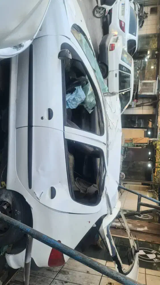 پژو 206 تیپ 5 - 1396