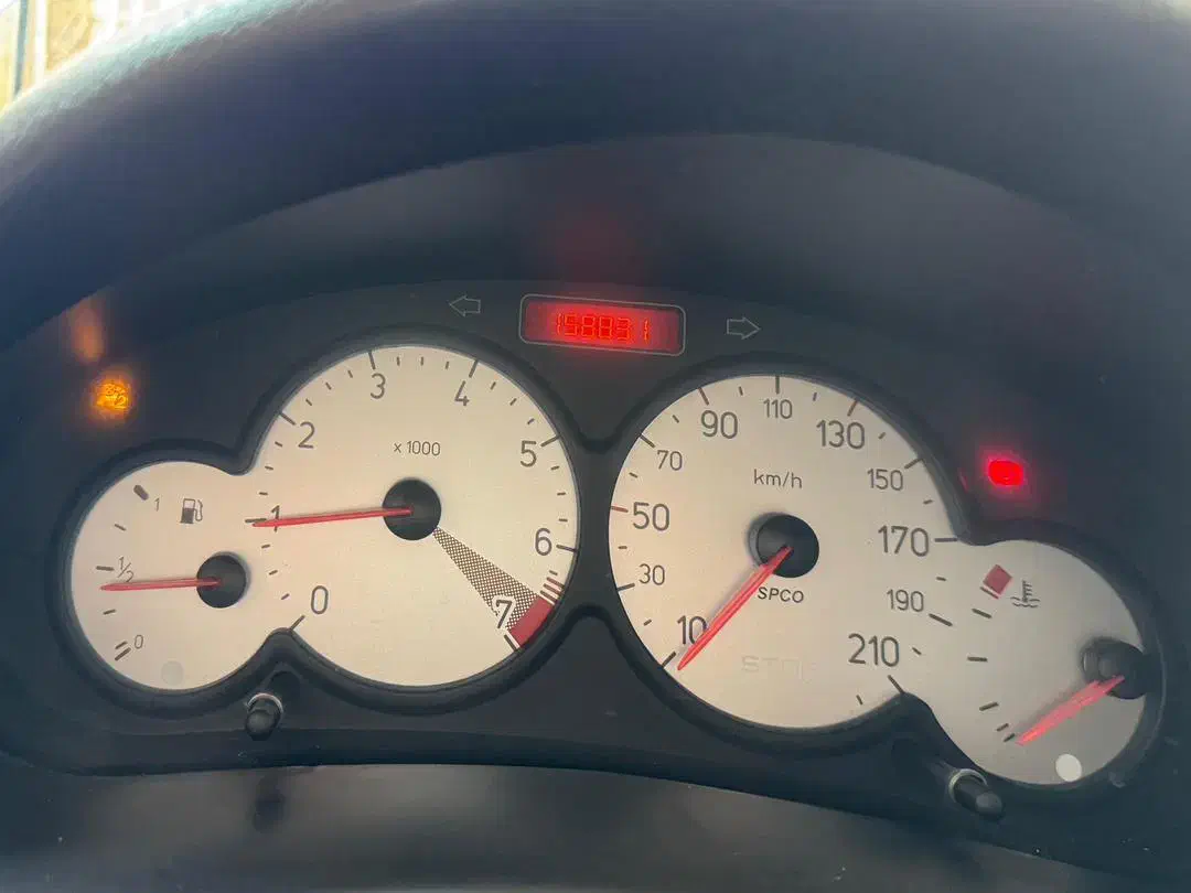 پژو ۲۰۶ صندوق دار v8 - 1395