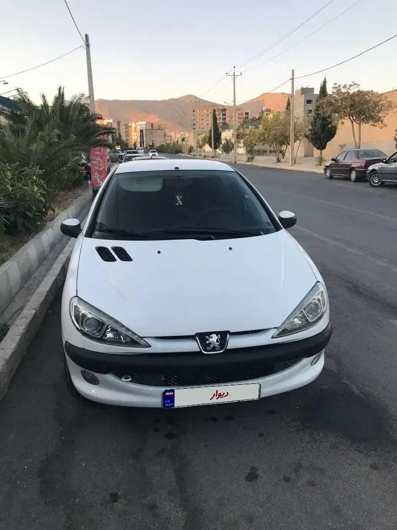 پژو ۲۰۶ صندوق دار v8 - 1390